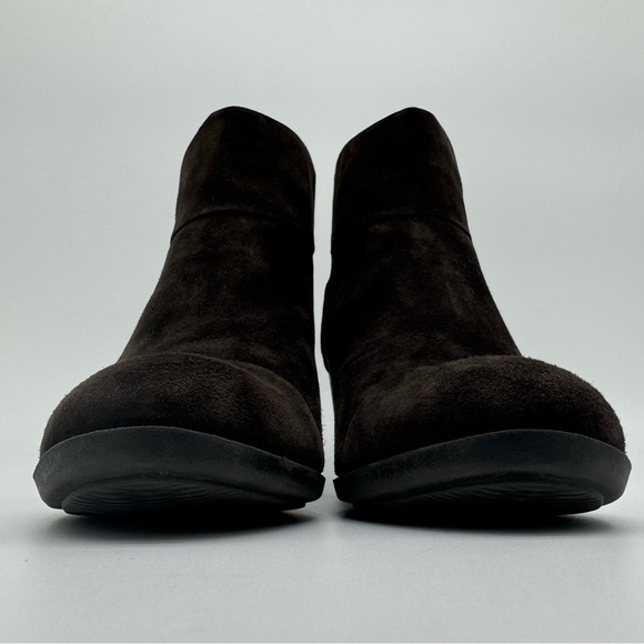 Clarks Genuine Leather Brown Suede Heeled Ankle Boots Size 8.5 - Picture 2 of 13